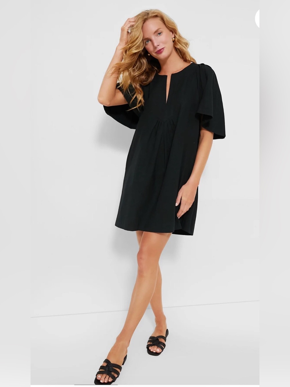 POMANDER PLACE
Black Finley Flutter Sleeve Dress